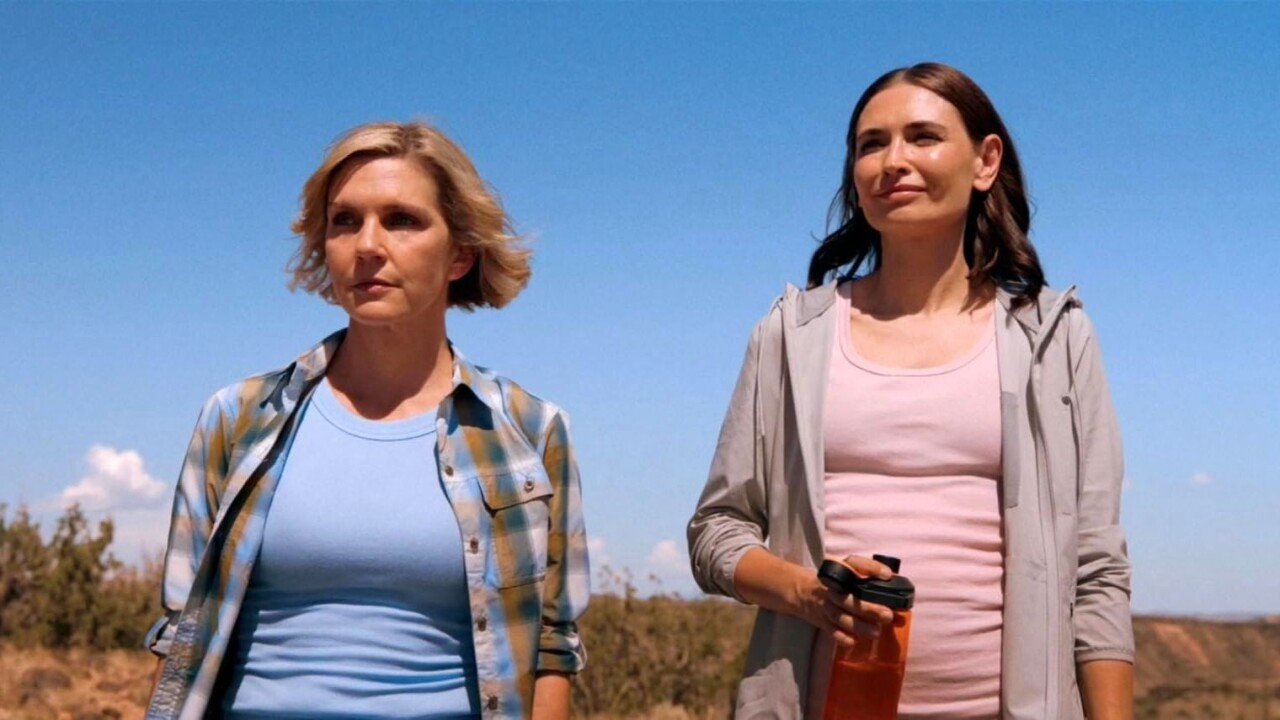 Одна из многих (Pluribus, 2025) — Инопланетный сигнал превращает население планеты в коллективный разум