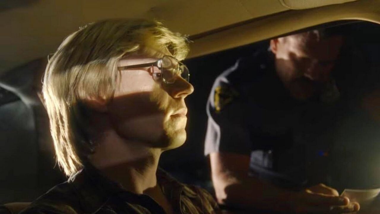 Монстр: История Джеффри Дамера (Monster: The Jeffrey Dahmer Story, 2022)