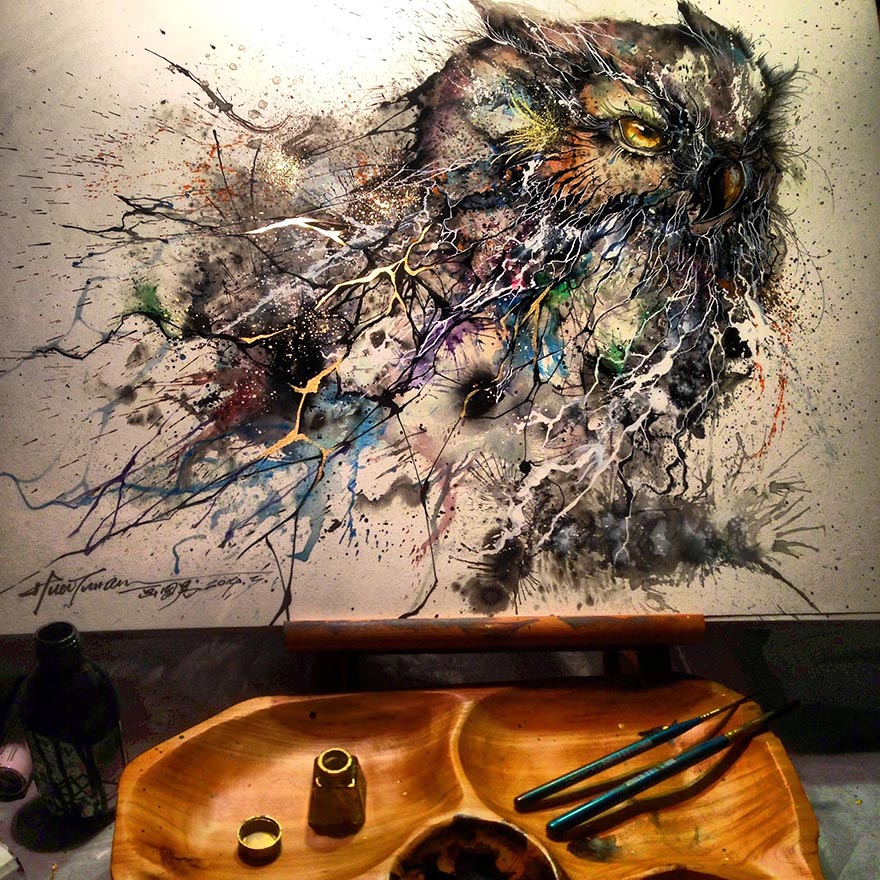 Художник создает потрясающие портреты совы из хаотичных брызг красок-5