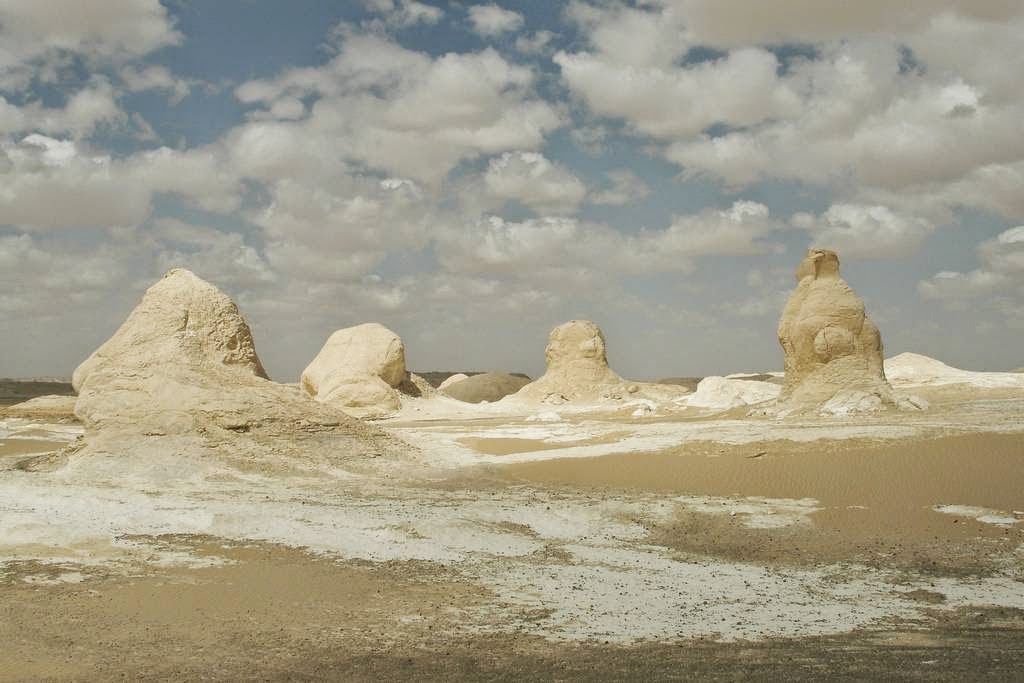Красивые инопланетные пейзажи в Белой пустыне Египта