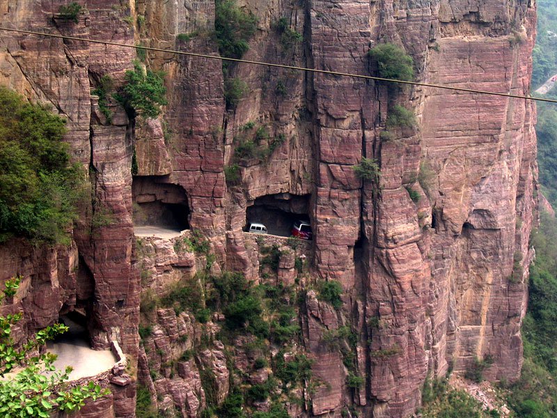Дорога через туннель Гуолян, Китай