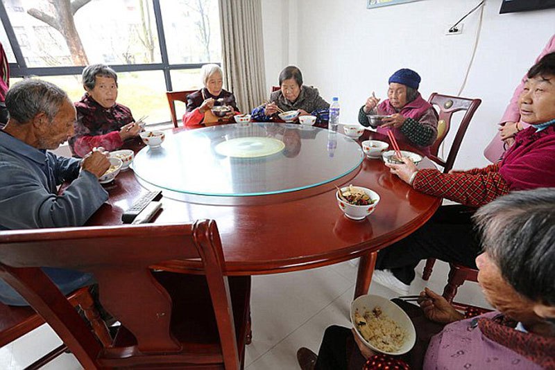 Китайский миллионер бесплатно построил виллы для жителей родной деревни