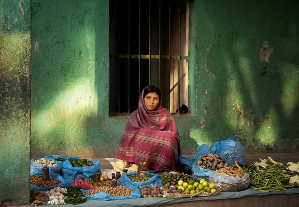 Торговля овощами на рынке Меркато, город Патан
