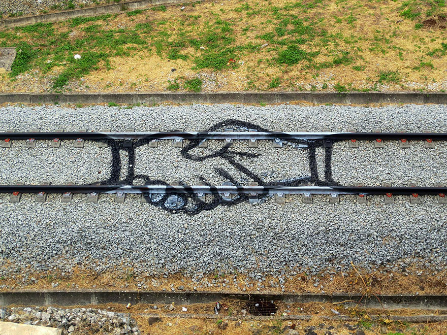 Искусный стрит-арт на железнодорожных путях от Артура Бордало
