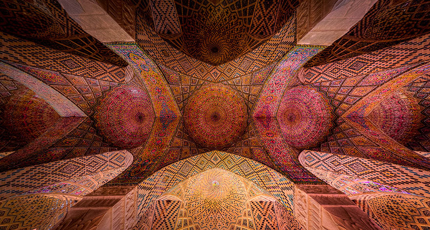 Завораживающие интерьеры мечетей в фотографиях Мохаммада Ганжи-25