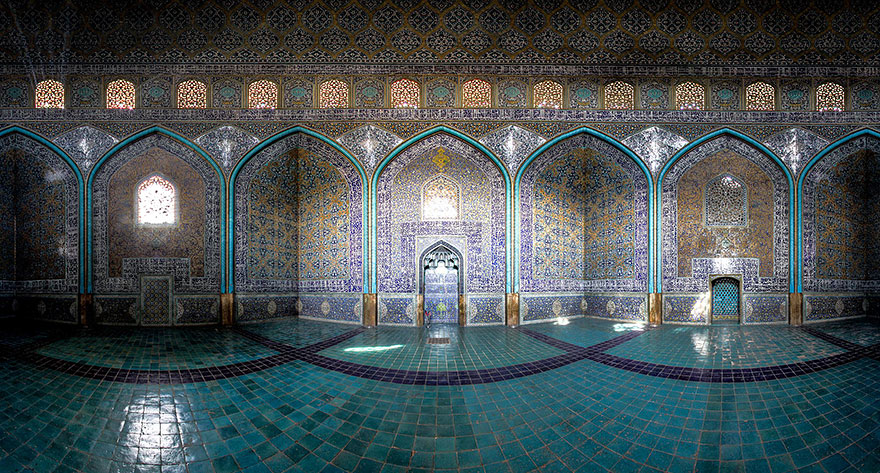 Завораживающие интерьеры мечетей в фотографиях Мохаммада Ганжи-14