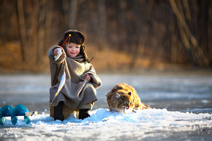 32 фотографии радостных моментов детства из разных стран