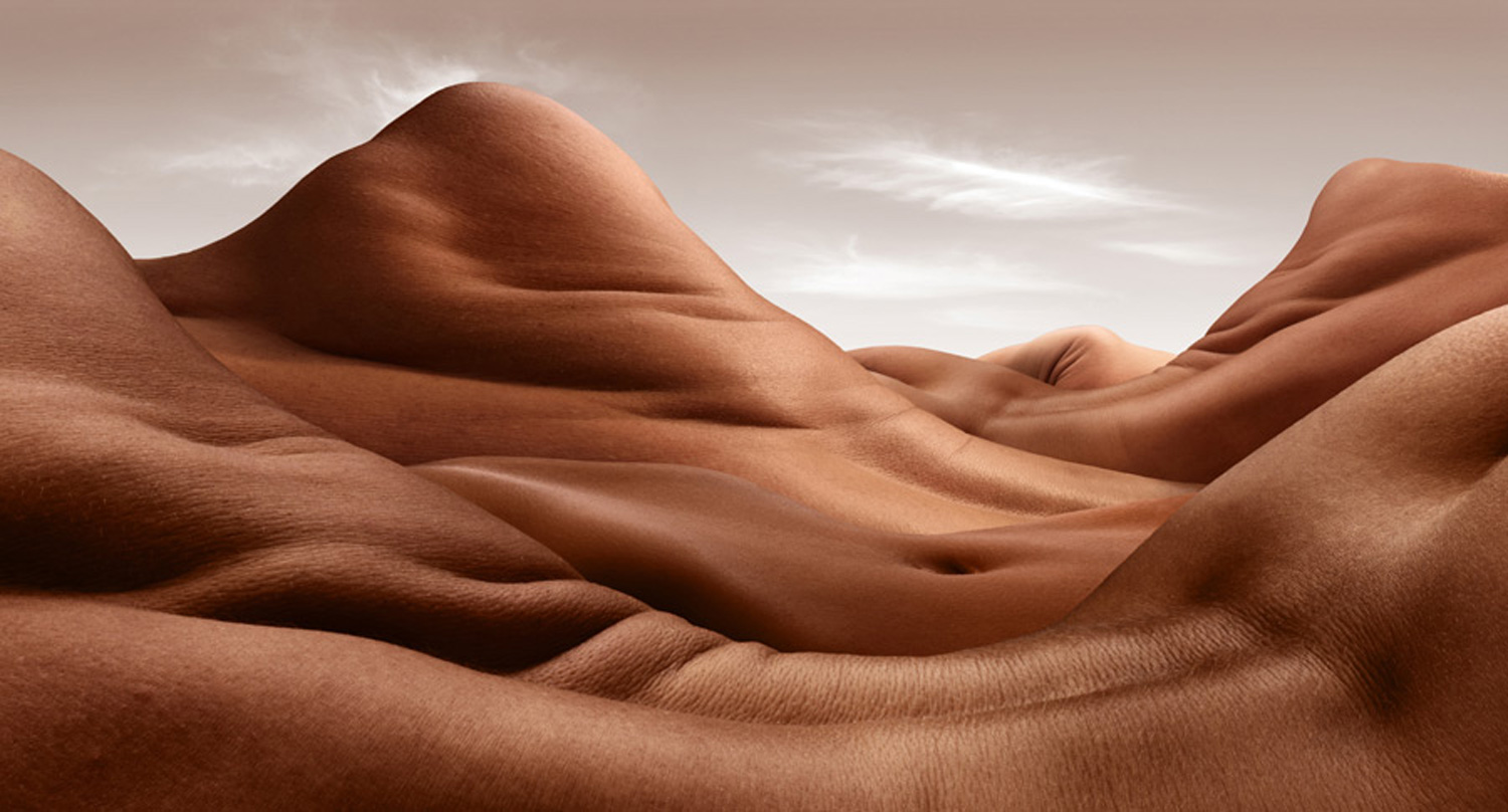 Пустынные пейзажи с обнажёнными телами в фотографиях Карла Уорнера