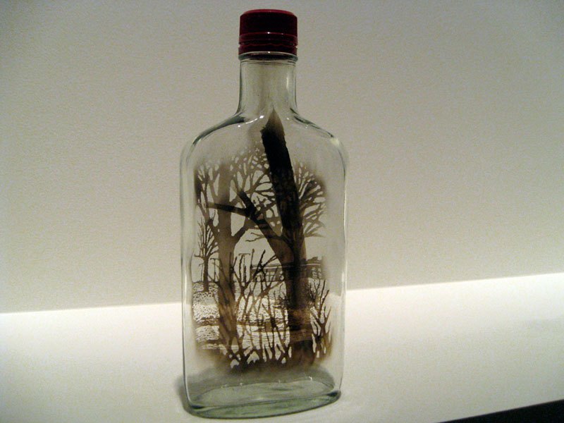 Искусство в задымленных бутылках от Джима Дингильена