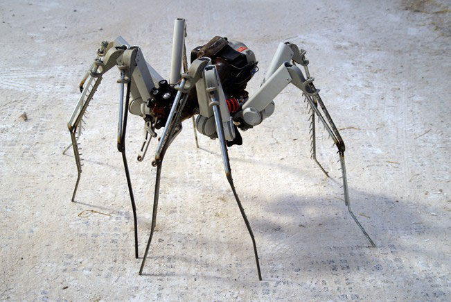 Скульптуры из автомобильных дисков от Птолемея Элрингтона-cyber-spider