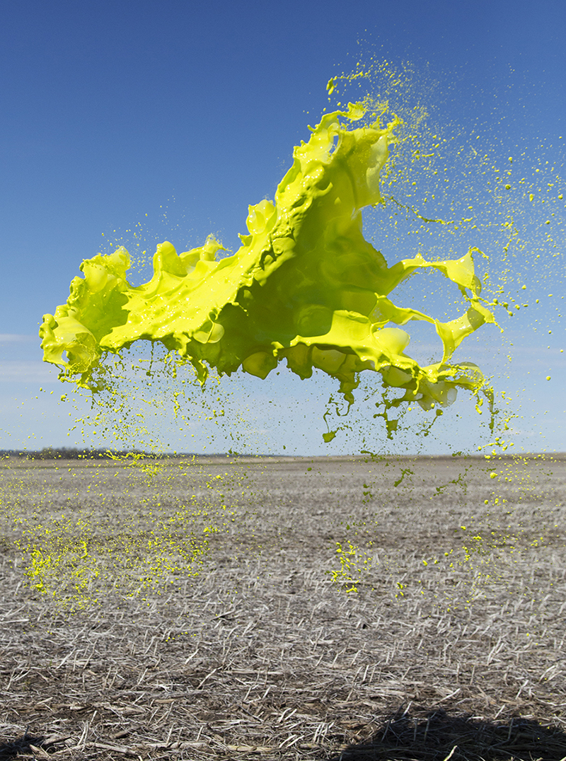 Брызги красок, снятые со скоростью 1/3500 секунды
