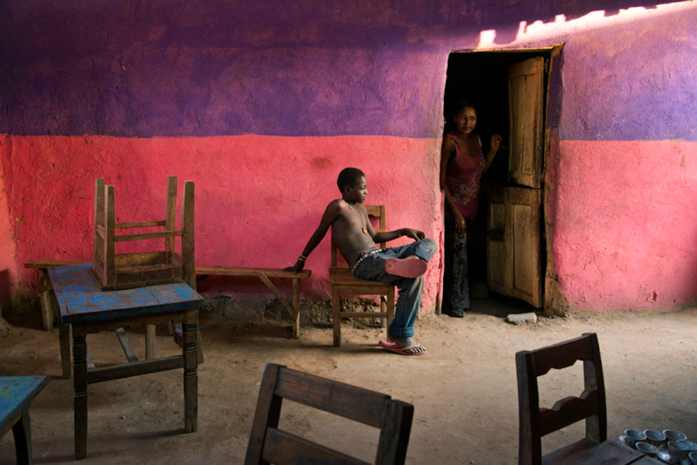 Дети Африки - фотографии Стива МакКарри-12