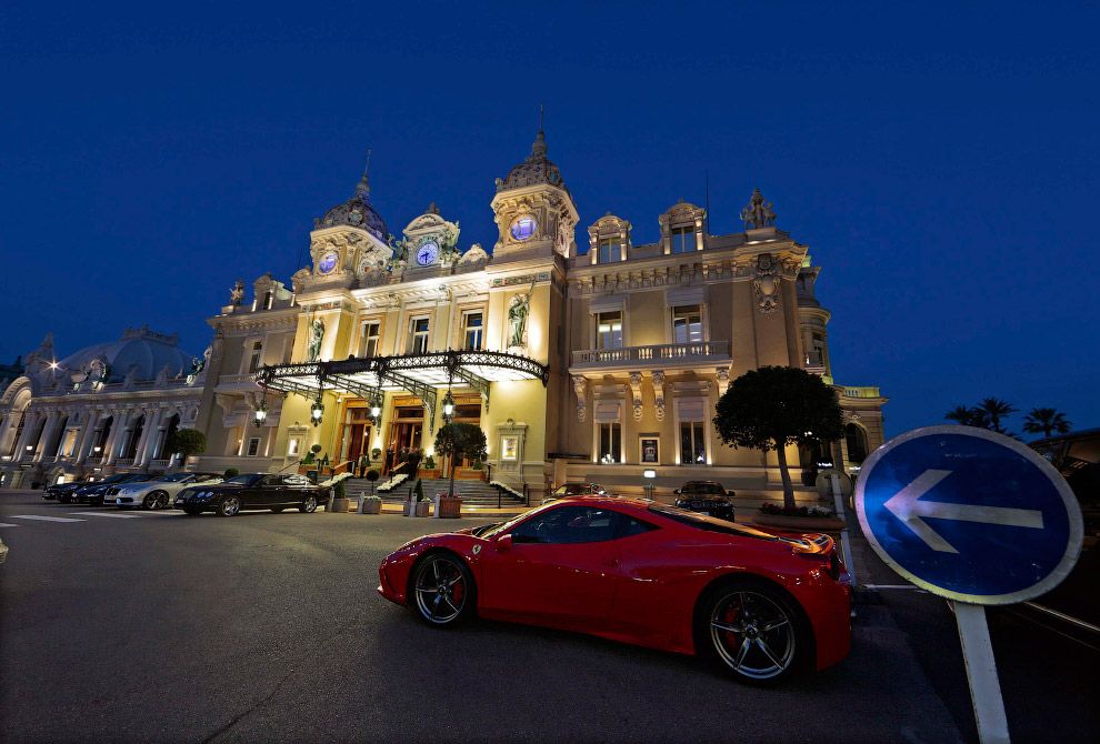 Уникальный фоторепортаж из казино Монте-Карло в Монако