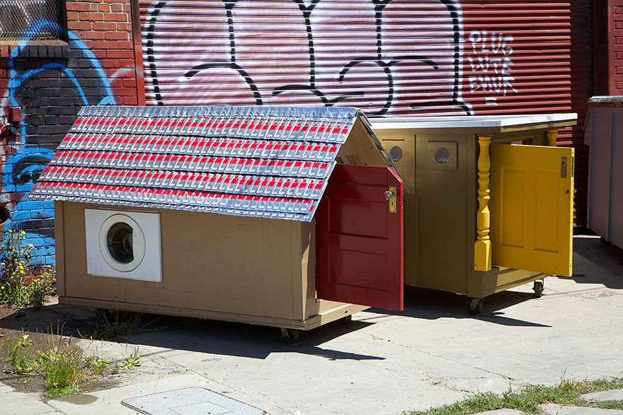 Художник строит передвижные домики для бездомных-1