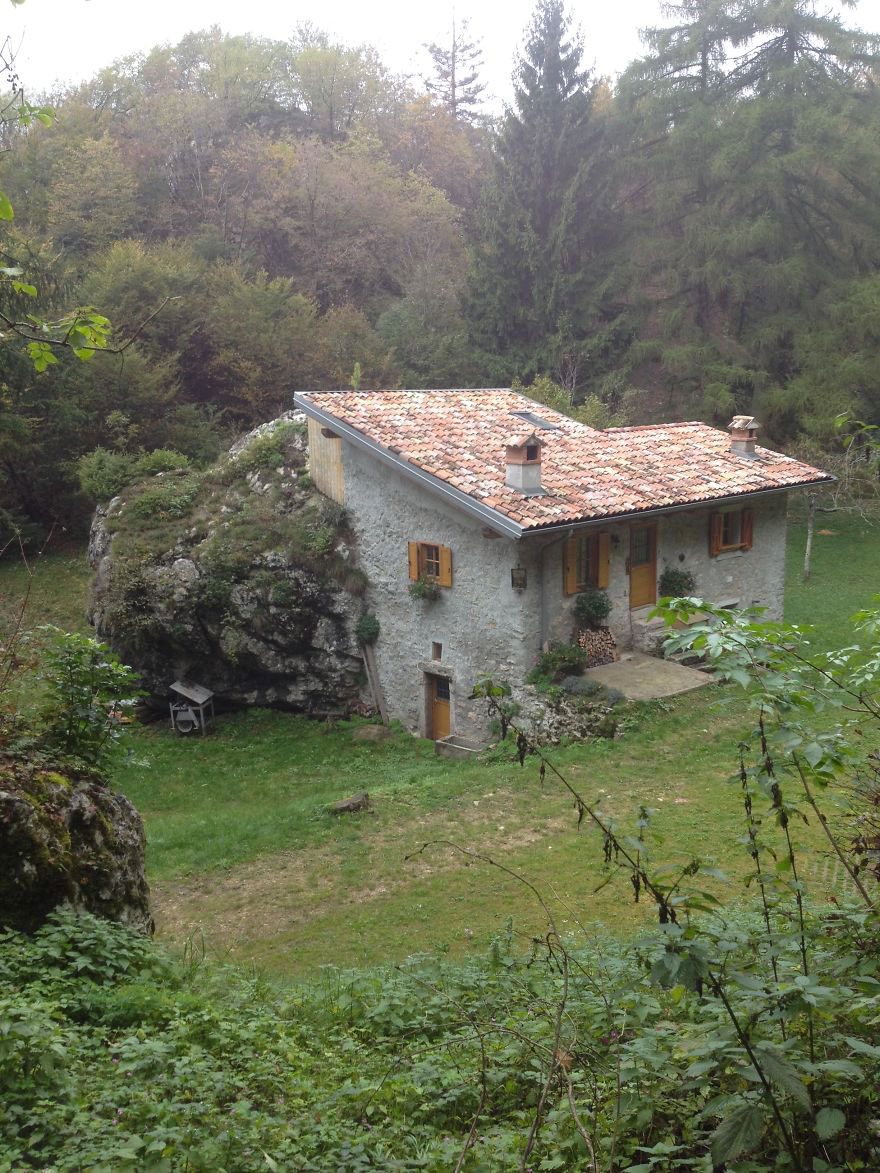 Каменный дом, Тенно, Италия