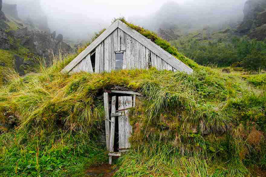 Дом, поросший травой, Исландия