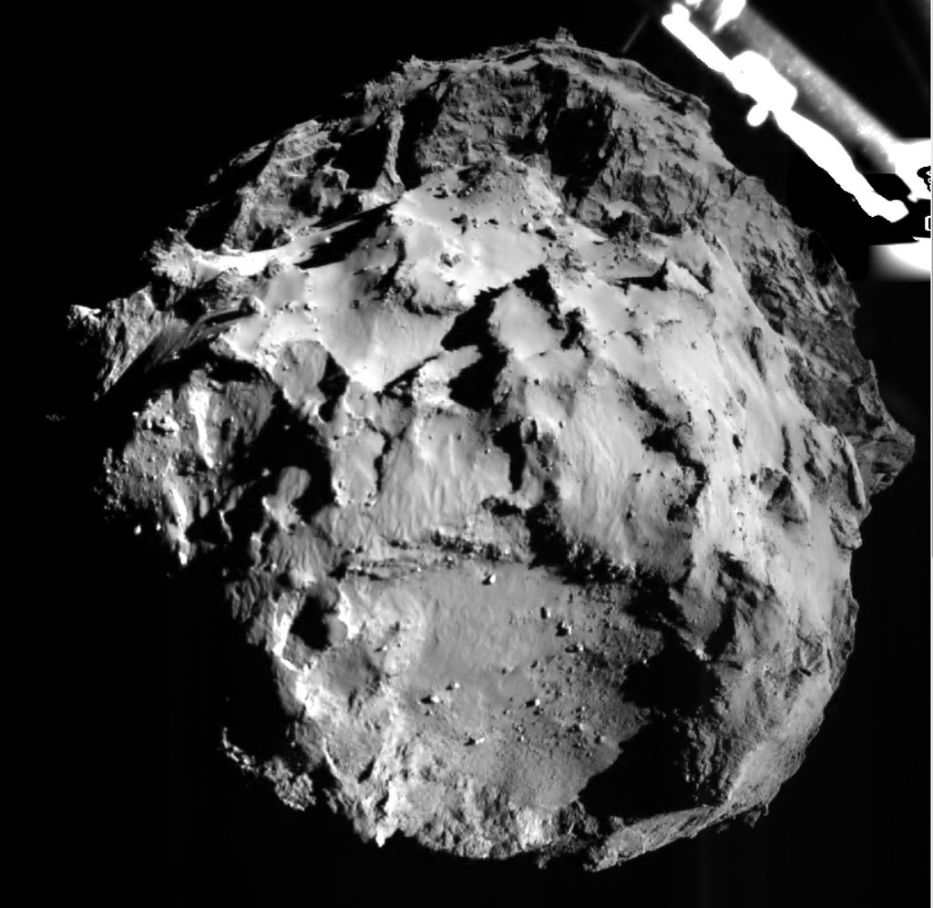 Снимок сделан во время спуска аппарата «Фила» 12 ноября на расстоянии около 3 км от поверхности кометы.