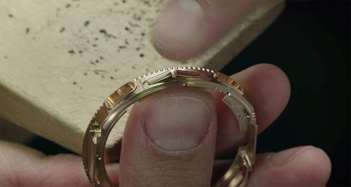 Как создают элитные швейцарские часы Patek Philippe - видео