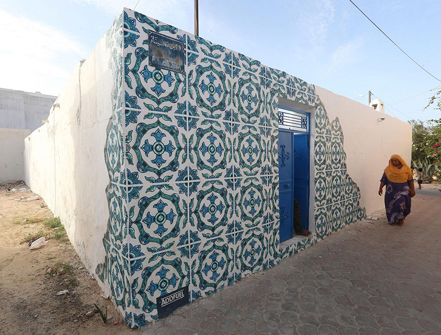 Массовый многонациональный стрит-арт в тунисской деревне от 150 уличных художников-18