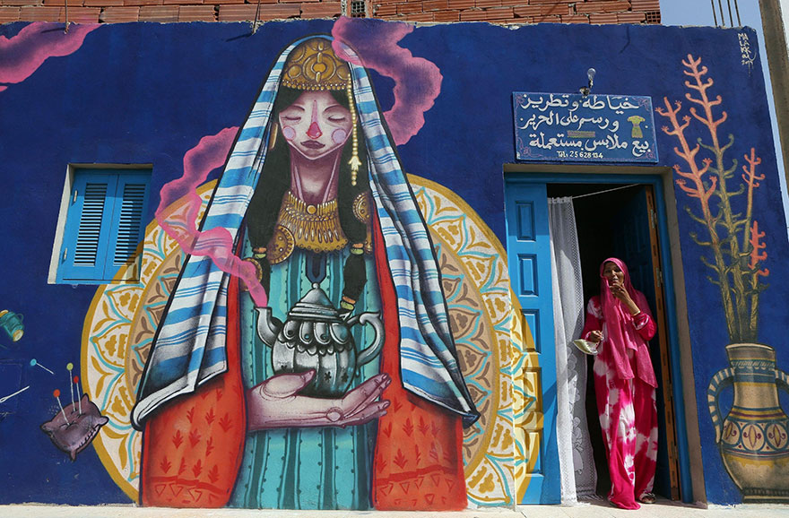Массовый многонациональный стрит-арт в тунисской деревне от 150 уличных художников-20