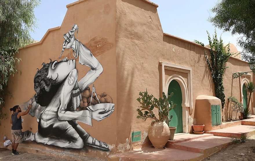 Массовый многонациональный стрит-арт в тунисской деревне от 150 уличных художников-21