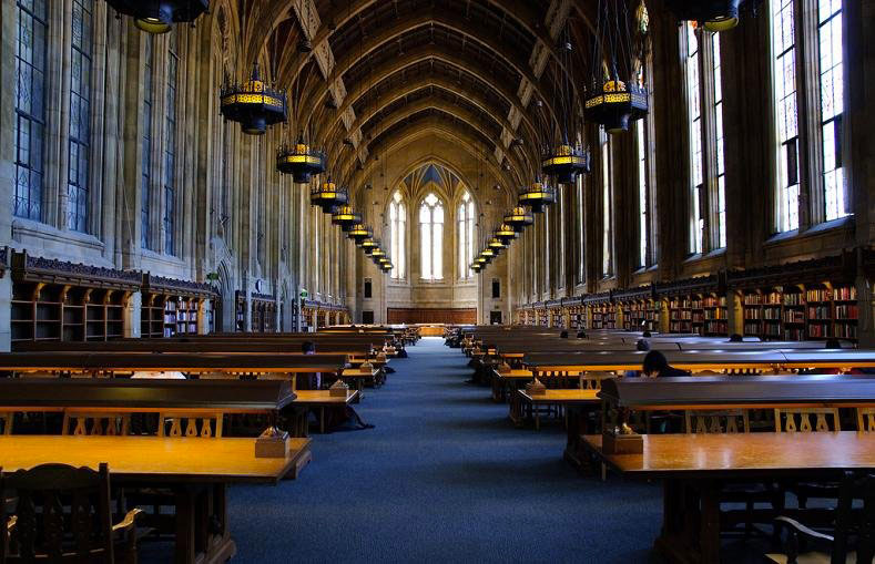 Библиотека Суззало в Университете штата Вашингтон, Сиэтл, США
