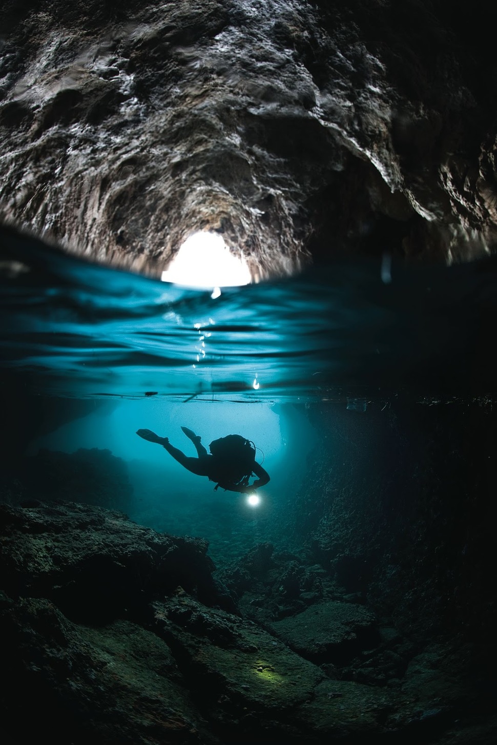 34 невероятные фотографии о том, что скрывается под водой - 25