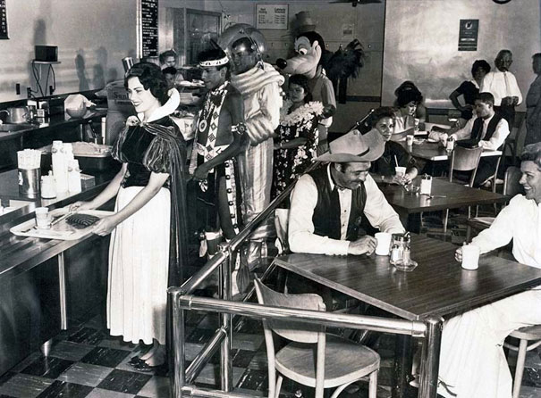 В кафе для сотрудников Диснея, 1961