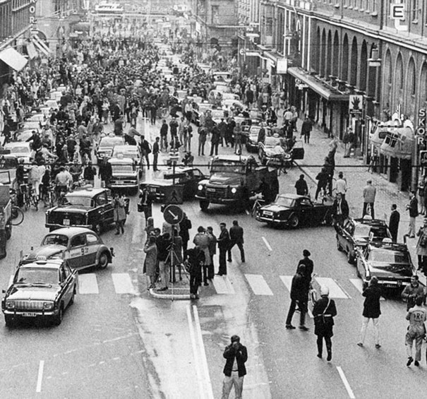 Утро первого дня, когда Швеция перешла от левостороннего к правостороннему вождению, 1967