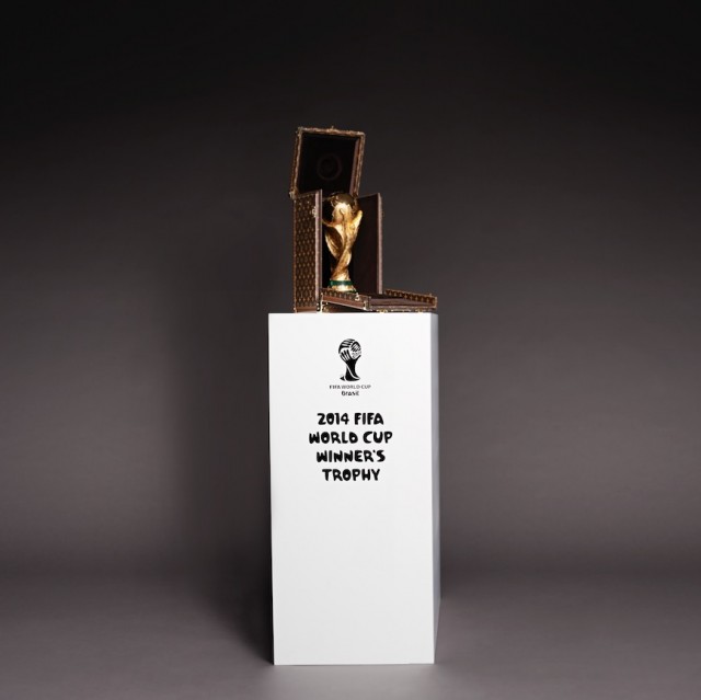 Роскошный кейс от Louis Vuitton для Кубка мира FIFA 2
