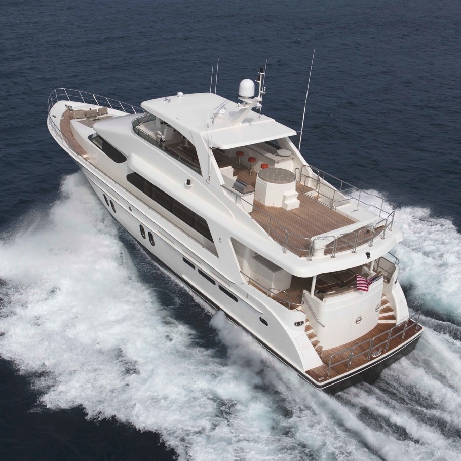 Luxury-Yacht-02