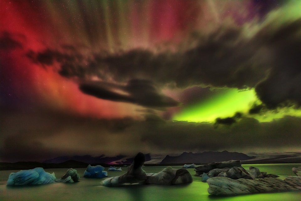 colorful-aurora-borealis-over-iceland