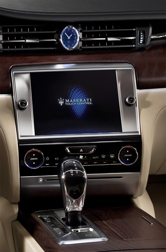 2013-Maserati-Quattroporte-11