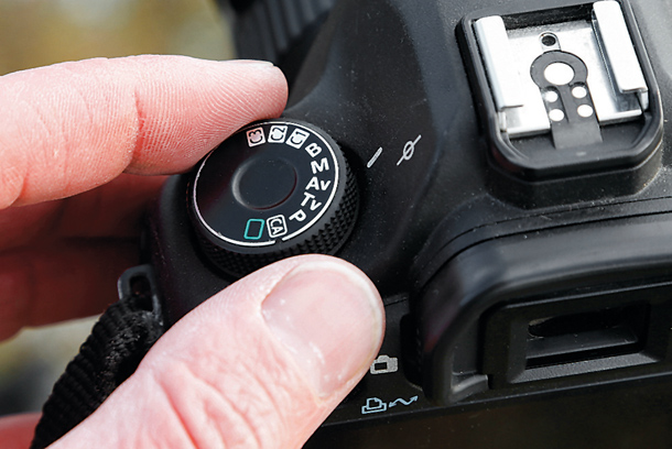 Exposure bracketing camera tips DCM134.shoot dslr.Step1 