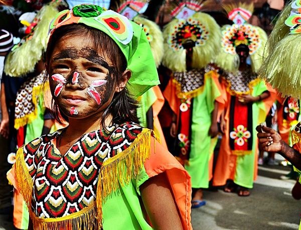atiatihan philippines festival photos 1 thumb