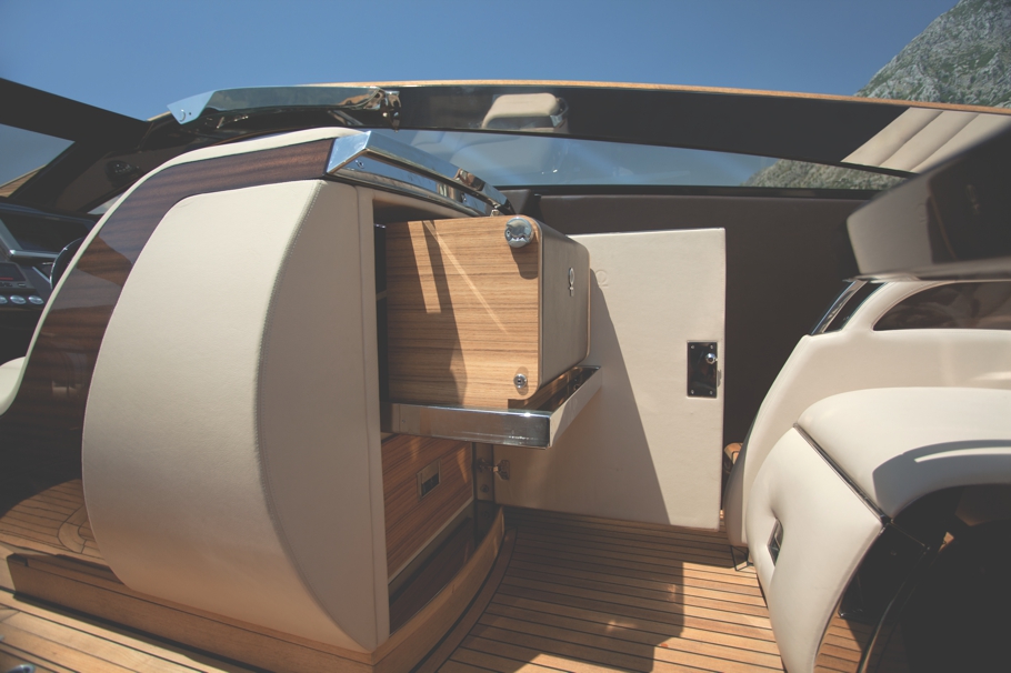Luxury-Yacht-Design-00