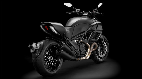 ducati-diavel-dark-motorcycle-03