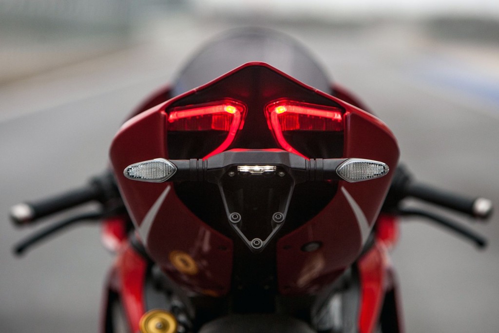 2013-Ducati-1199-Panigale-R-10-1024x683