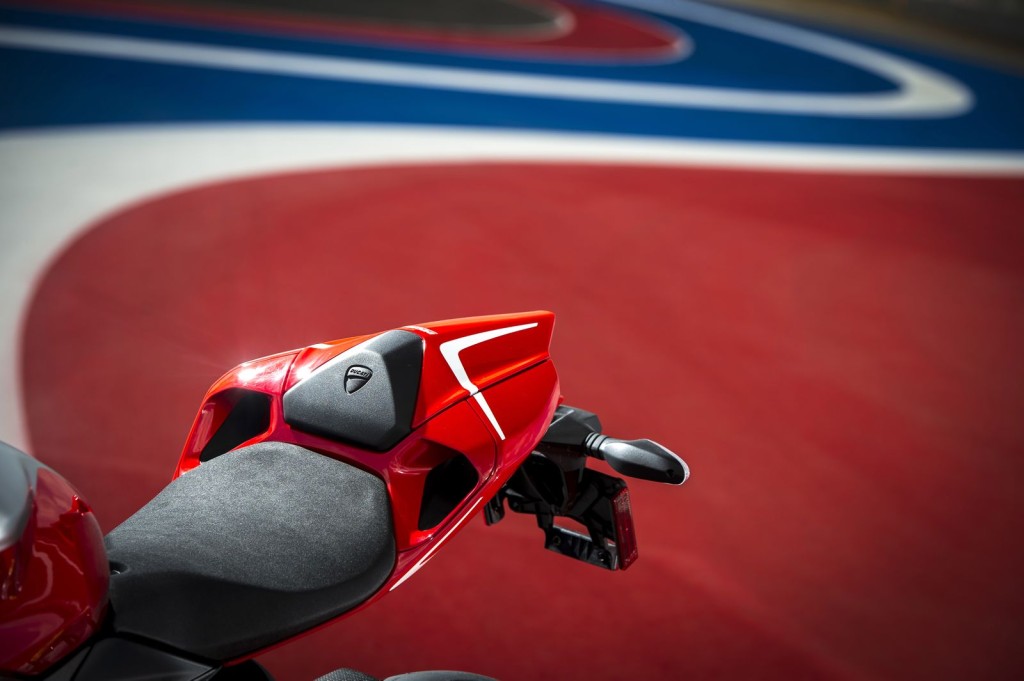 2013-Ducati-1199-Panigale-R-13-1024x681