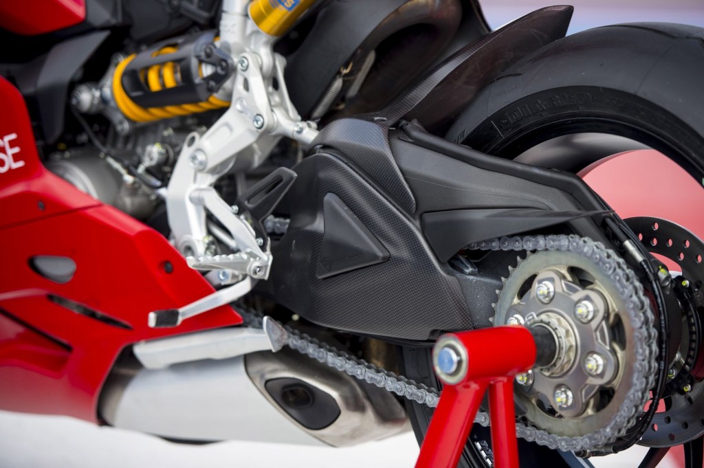 2013-Ducati-1199-Panigale-R-15-1024x681