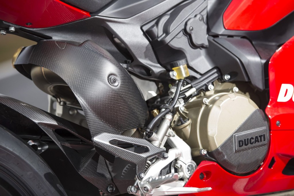 2013-Ducati-1199-Panigale-R-16-1024x681