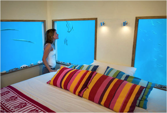 manta-resort-underwater-room-6