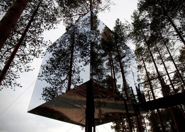 Mirrorcube-Tree-Hotel-in-Sweden-2