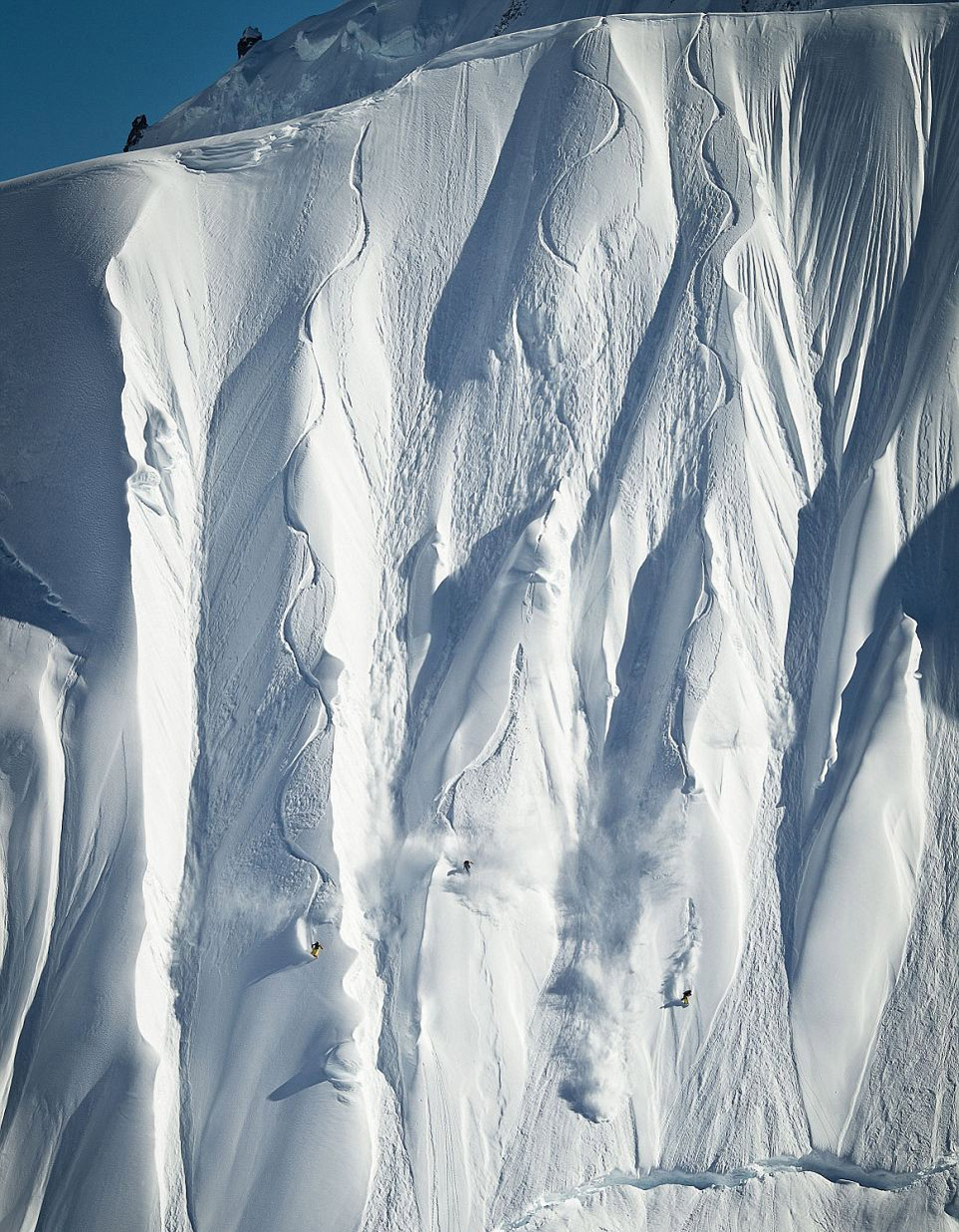 8first-snowboarders-to-conquer-vertical-alaskan-slope
