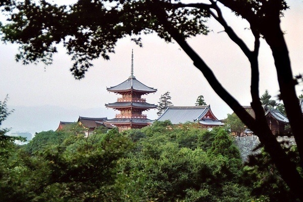 Путешествие по урбанизированной, живописной и религиозной Японии
