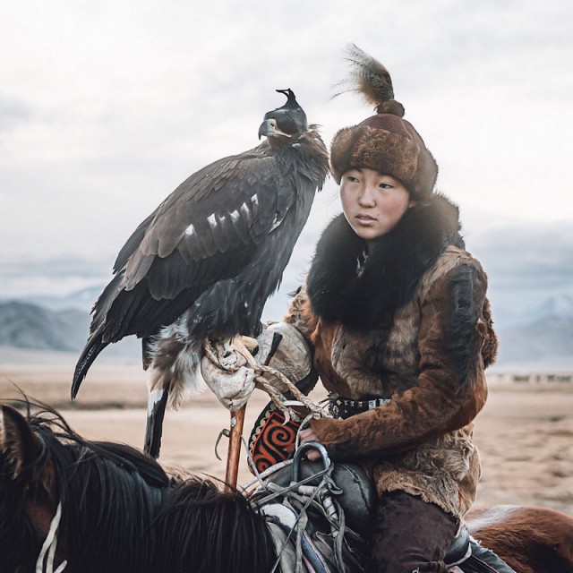 Фотографии Лео Томаса: от портретов орлиной охотницы в Монголии до пейзажей Гренландии