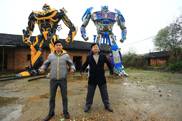 Китайские фермеры папа с сыном построили трансформеров из металлолома и заработали 160 000 долларов
