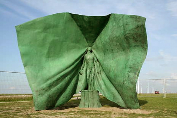 Том Пьюкей.  Скульптура Везалия 