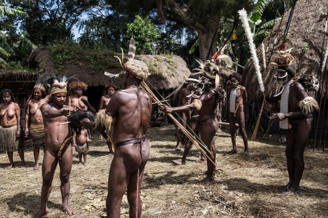 Племена папуасов - фоторепортаж из долины Балием