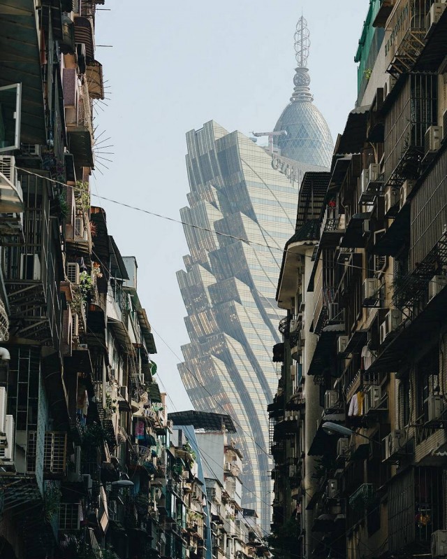 «Воспоминания о будущем»: фантастические фотографии Гонконга Нуну Асиша
